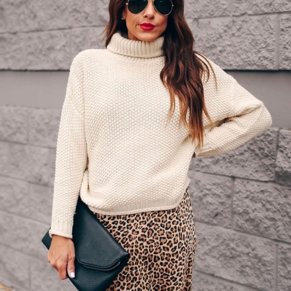 VICI - Columbus Turtleneck Sweater - Picture 2 of 5